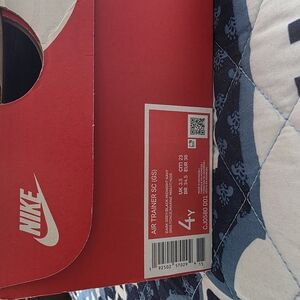 Nike Red Air Trainer SC Box
